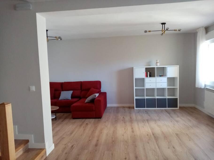 Casa Julio, Bonita Casa Comoda Y Espaciosa, Totalmente Reformada Con Terraza Y Jardin Privado Riezu Exteriör bild