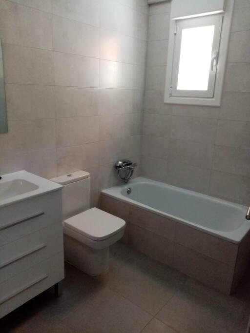 Casa Julio, Bonita Casa Comoda Y Espaciosa, Totalmente Reformada Con Terraza Y Jardin Privado Riezu Exteriör bild