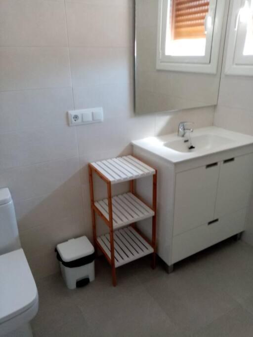 Casa Julio, Bonita Casa Comoda Y Espaciosa, Totalmente Reformada Con Terraza Y Jardin Privado Riezu Exteriör bild