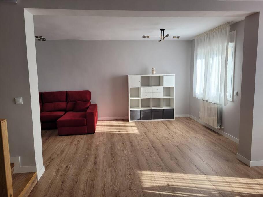Casa Julio, Bonita Casa Comoda Y Espaciosa, Totalmente Reformada Con Terraza Y Jardin Privado Riezu Exteriör bild