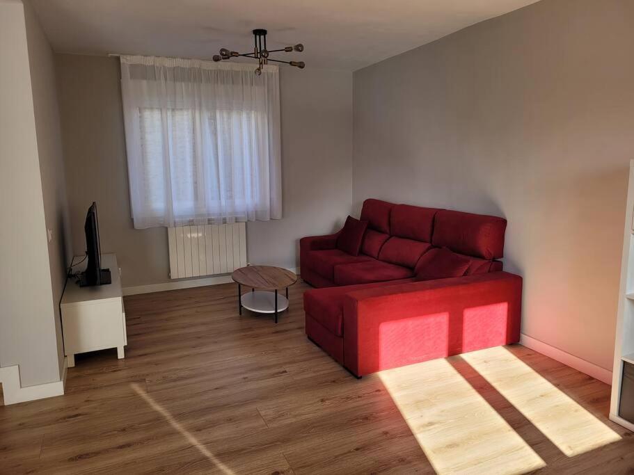 Casa Julio, Bonita Casa Comoda Y Espaciosa, Totalmente Reformada Con Terraza Y Jardin Privado Riezu Exteriör bild