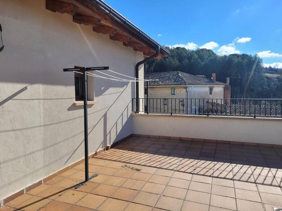 Casa Julio, Bonita Casa Comoda Y Espaciosa, Totalmente Reformada Con Terraza Y Jardin Privado Riezu Exteriör bild