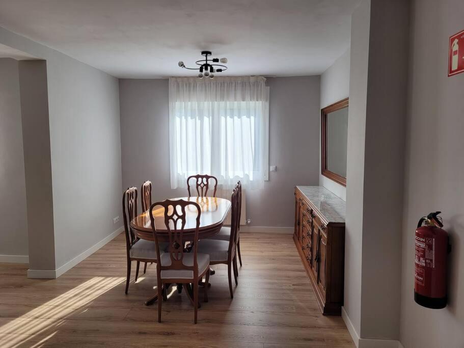 Casa Julio, Bonita Casa Comoda Y Espaciosa, Totalmente Reformada Con Terraza Y Jardin Privado Riezu Exteriör bild