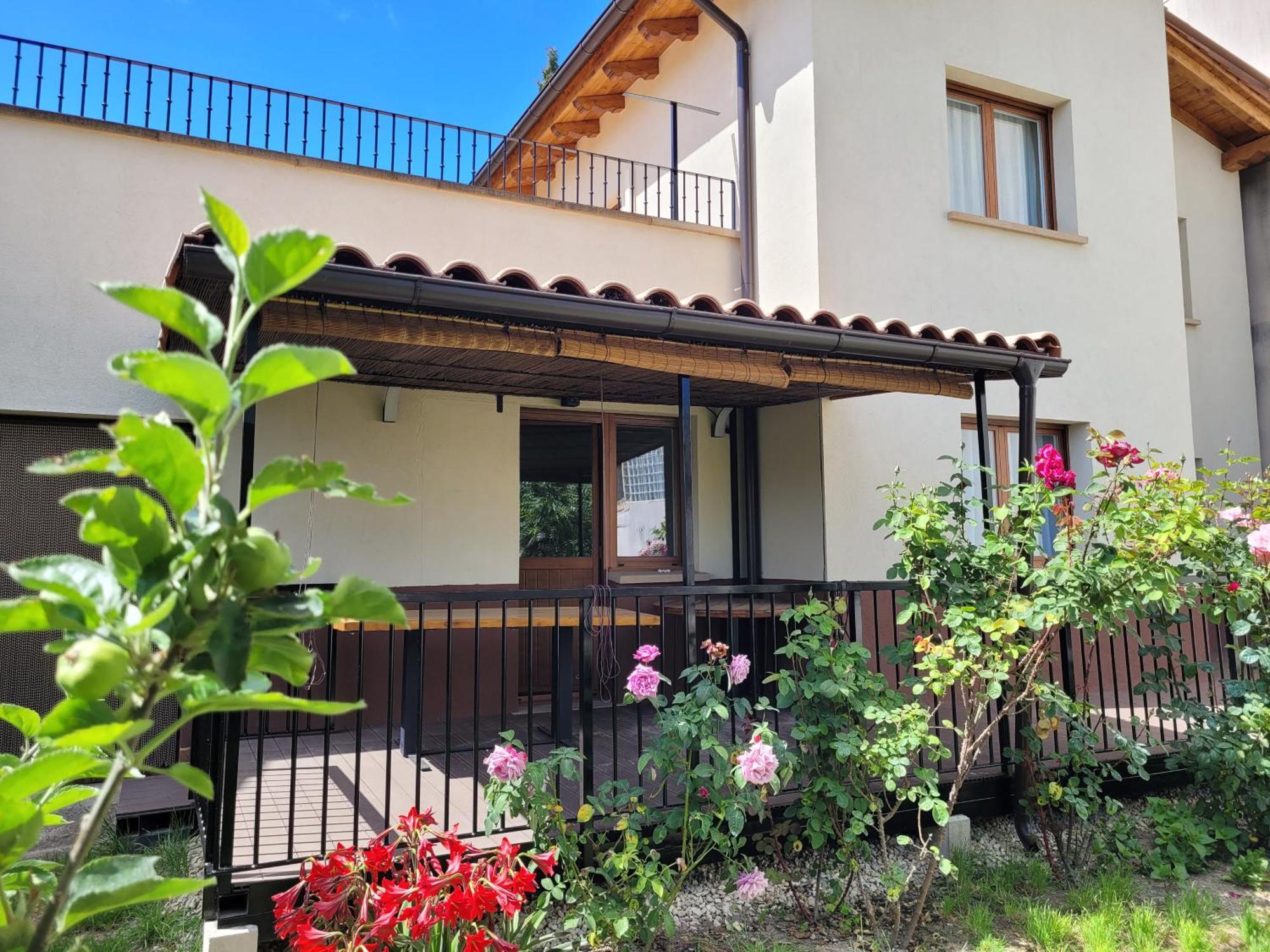 Casa Julio, Bonita Casa Comoda Y Espaciosa, Totalmente Reformada Con Terraza Y Jardin Privado Riezu Exteriör bild